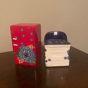 Pioneer Woman Fridge and Oven salt and pepper shaker